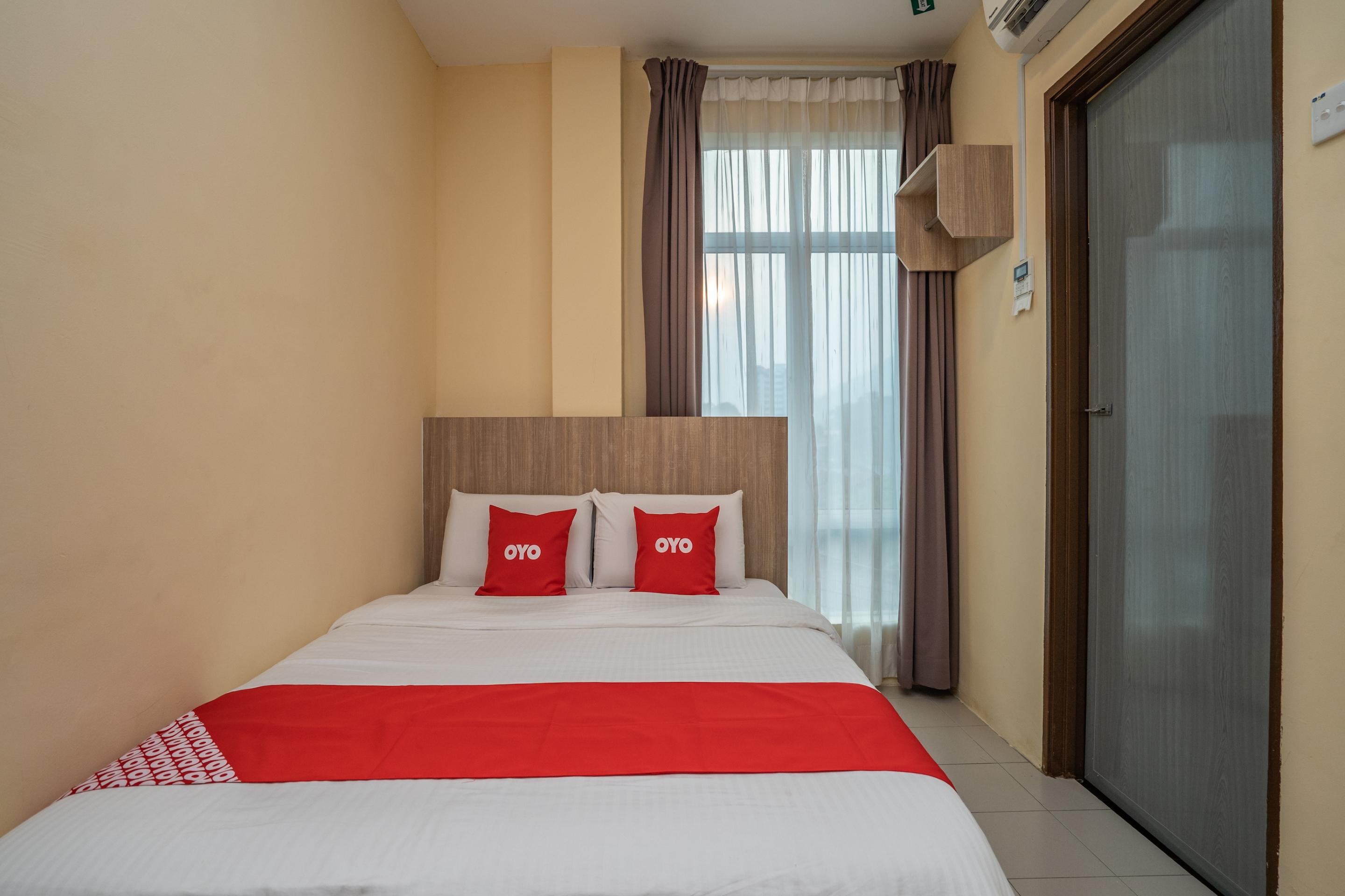 Oyo 44078 The Island Hotel Kampong Pasir Bogak Kültér fotó