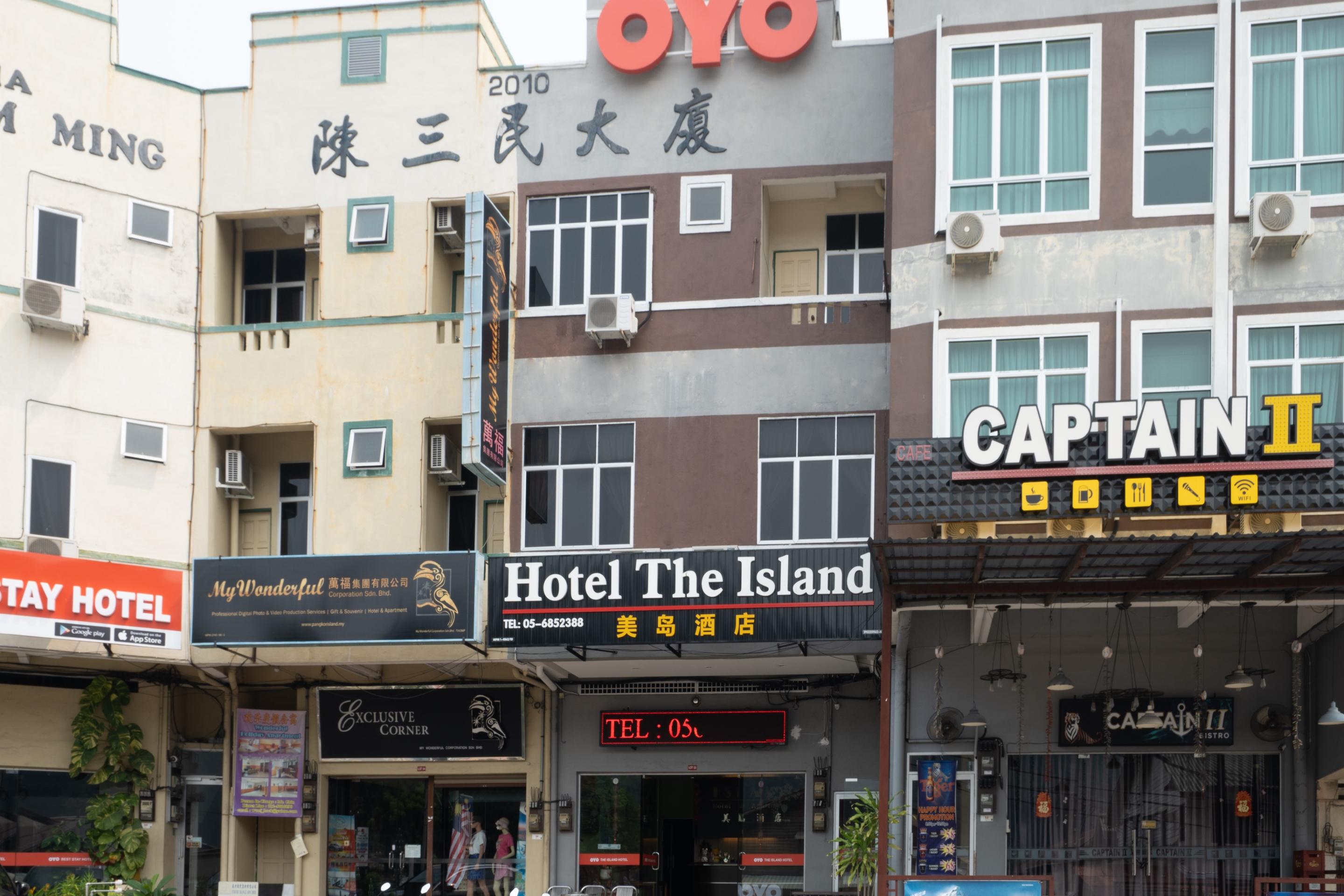 Oyo 44078 The Island Hotel Kampong Pasir Bogak Kültér fotó